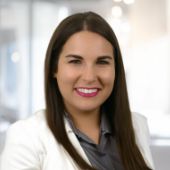 Alyssa Croff, analista de negocio